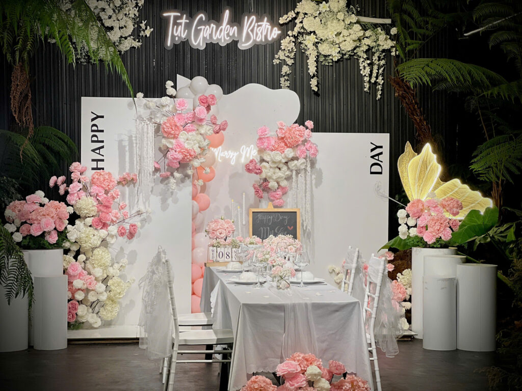 mẫu decor trang trí cầu hôn đẹp
