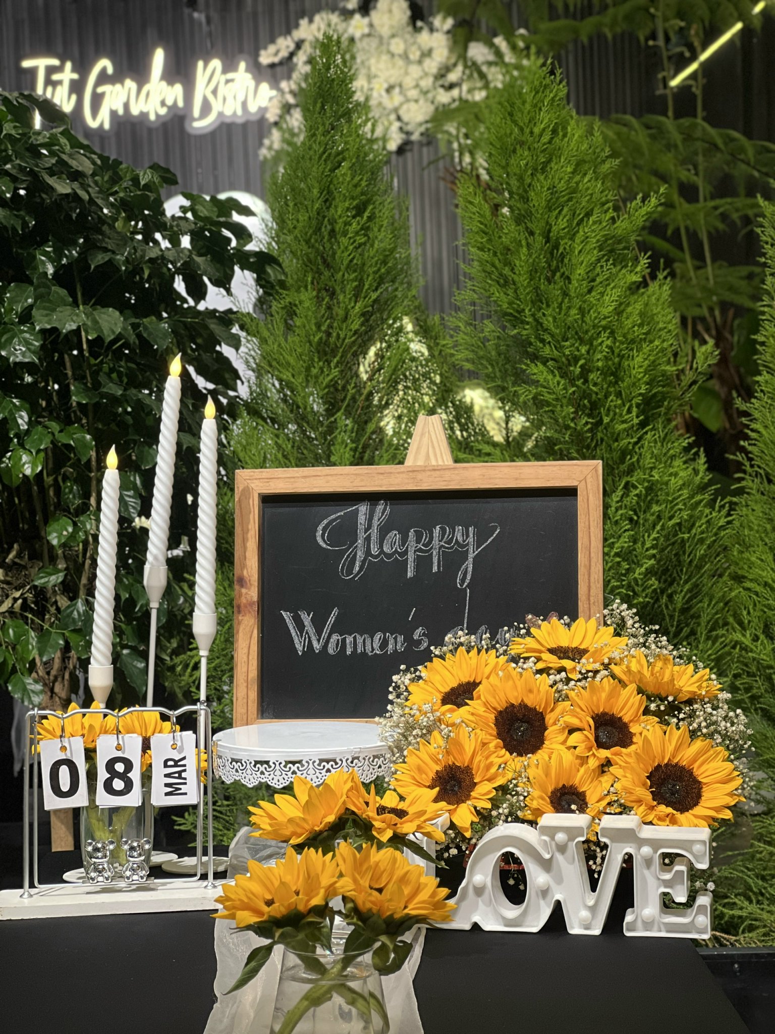 mẫu decor bàn tiệc happy women day