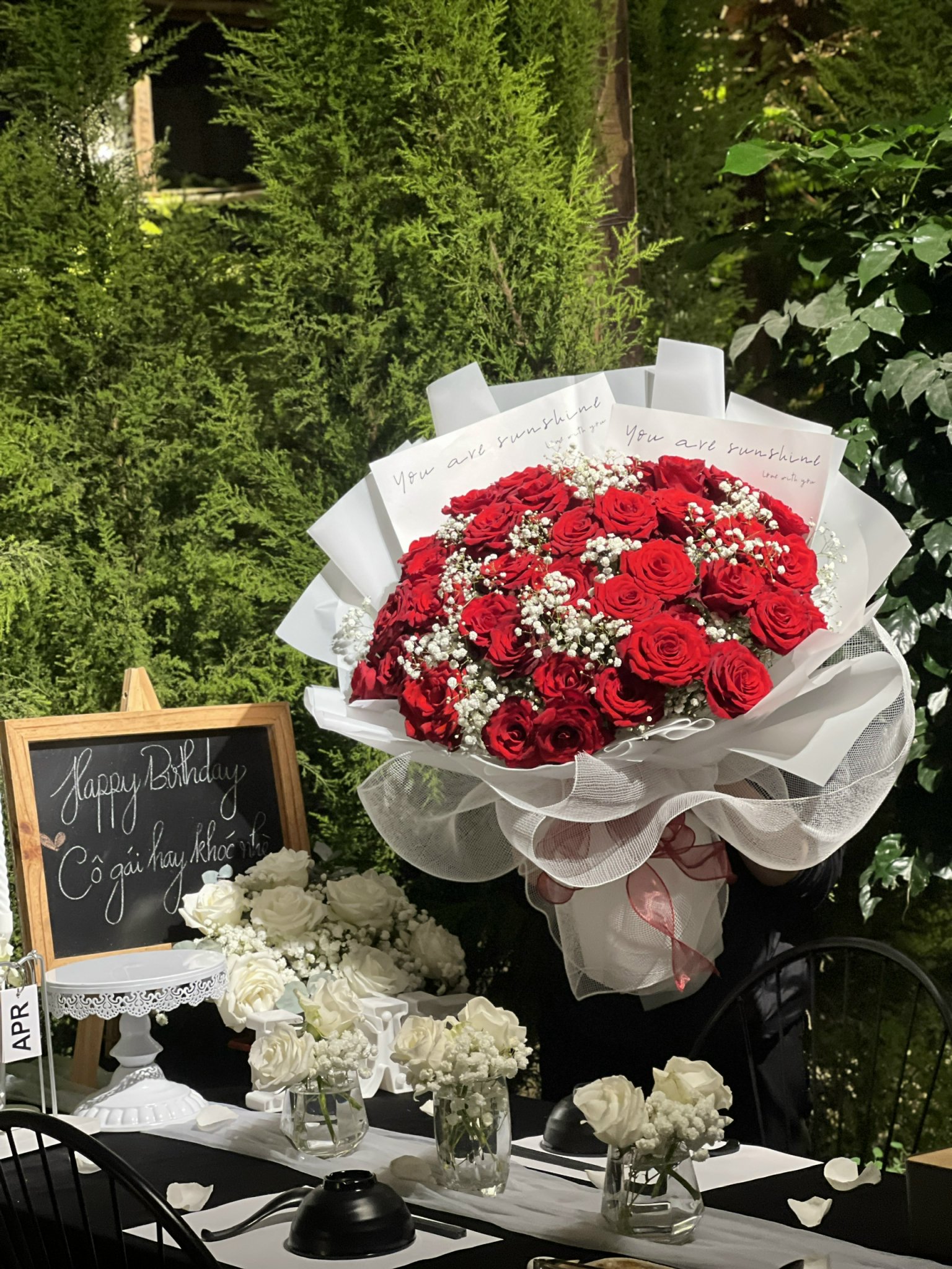 mẫu bó hoa hồng cho bữa tiệc