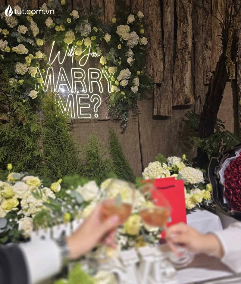trang trí tiệc cầu hôn riêng tư tại đà lạt
