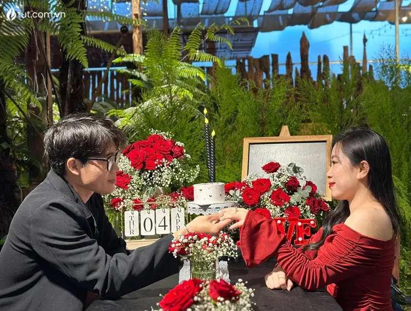 tổ chức tiệc cầu hôn riêng tư tại đà lạt
