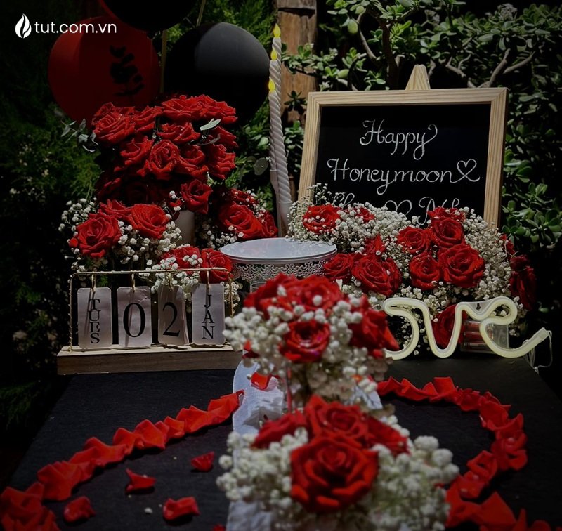 Một góc decor nhỏ theo ý của thực khách khi lưu lại kỉ niệm hưởng tuần trăng mật tới Tụt Nướng quán nướng view đẹp đà lạt